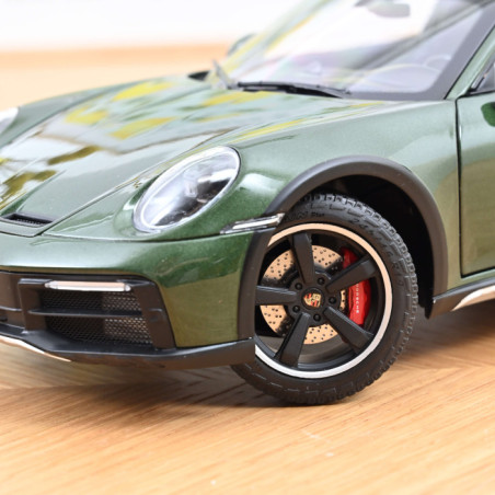 Porsche 911 Dakar Oakgreenmetallic 1/18 Norev