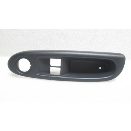 Benitier / Platine de servitude gauche Clio 2 RS