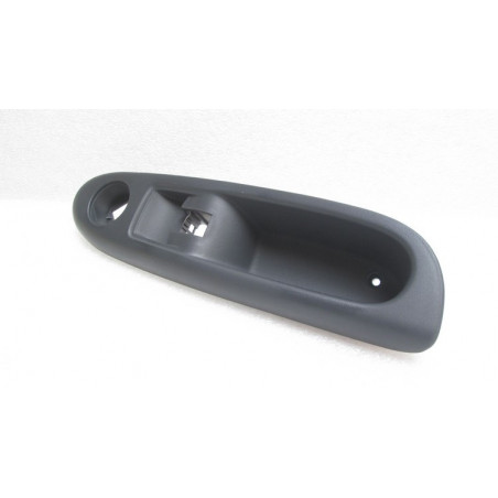 Benitier / Platine de servitude droit Clio 2 RS