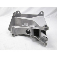 Support pompe DA / Alternateur Clio R3